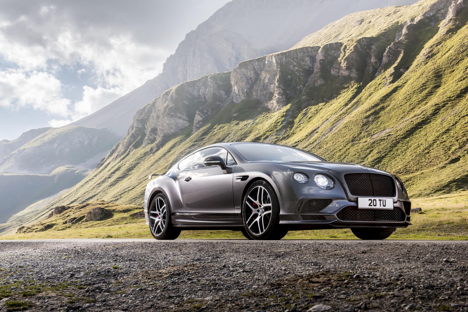 Bentley Continental GT Supersports разполага със 700 к.с.